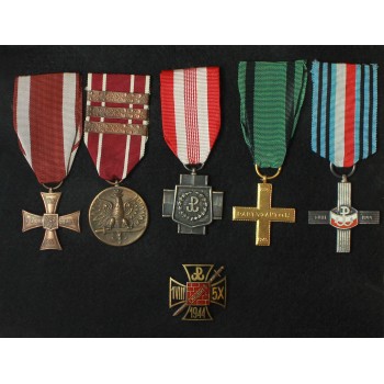 Zespól dokumentów i odznaczeń po weteranie AK