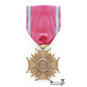 Brązowy Krzyż Zasługi – wykonanie grawerskie