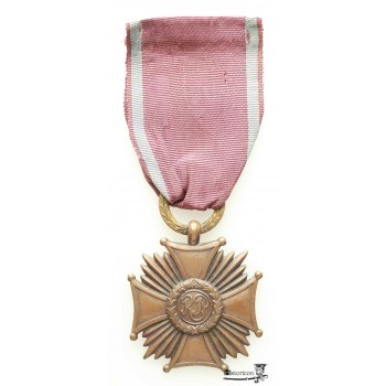 Brązowy Krzyż Zasługi - wykonanie moskiewskie