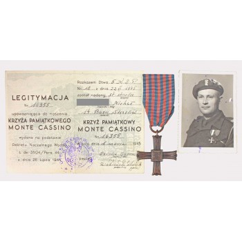 Krzyż Monte Cassino z dokumentem nadania